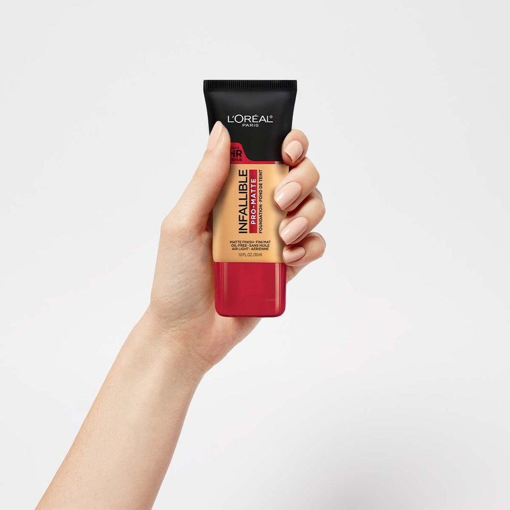 L Oreal Paris Infallible Pro Matte Foundation, aplicación con brocha para cobertura uniforme.