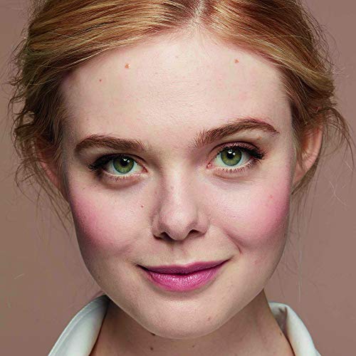 Resultado con tono unificado en la piel usando el Corrector True Match de L'Oréal Paris.
