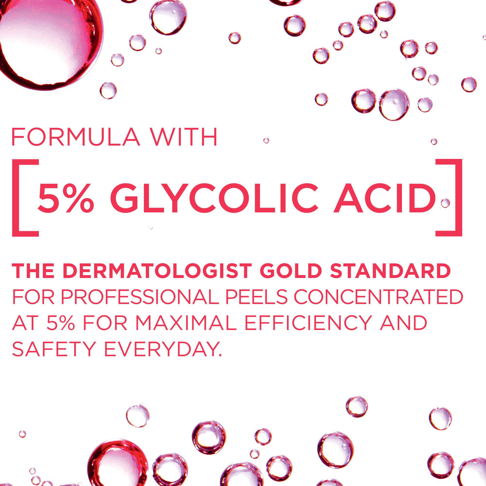 Aplicación diaria del tonico exfoliante Revitalift para piel tersa.