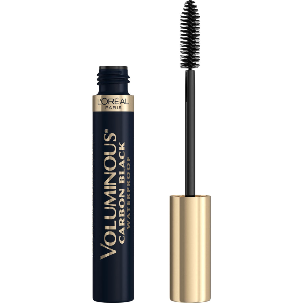 L’Oréal Paris Voluminous Original: cepillo volumizador en acción para pestañas más densas.