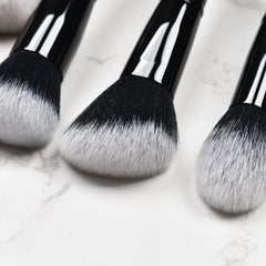 LORYP brocha blush angular para contorno y color natural.