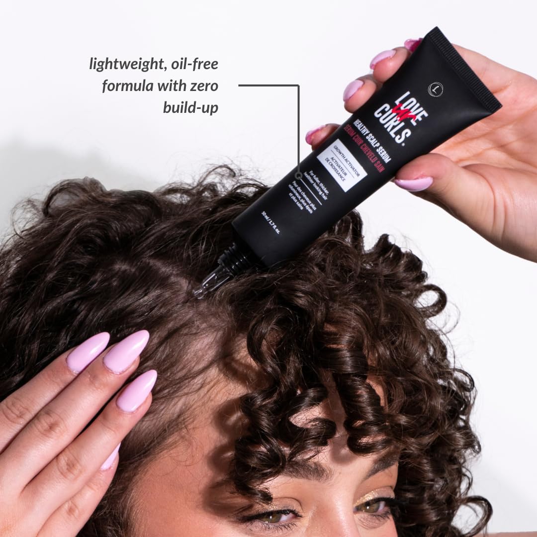 Love Ur Curls Serum con ácido hialurónico hidrolizado para hidratación profunda.