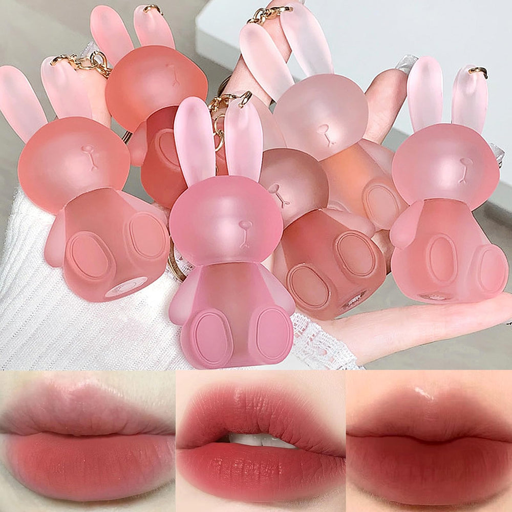 lucknest labios llavero conejo 2 en 1 para retoques en cualquier bolso.