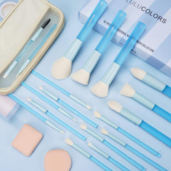 LULUCOLORS cerdas sintéticas suaves para acabado uniforme en rostro y ojos.