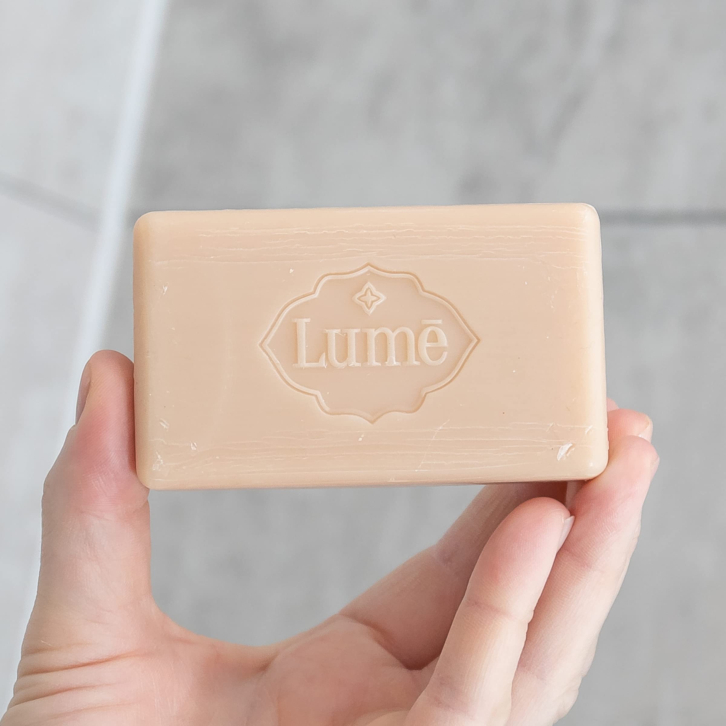 Lume Barra Empaque de cuatro unidades para conveniencia y ahorro.