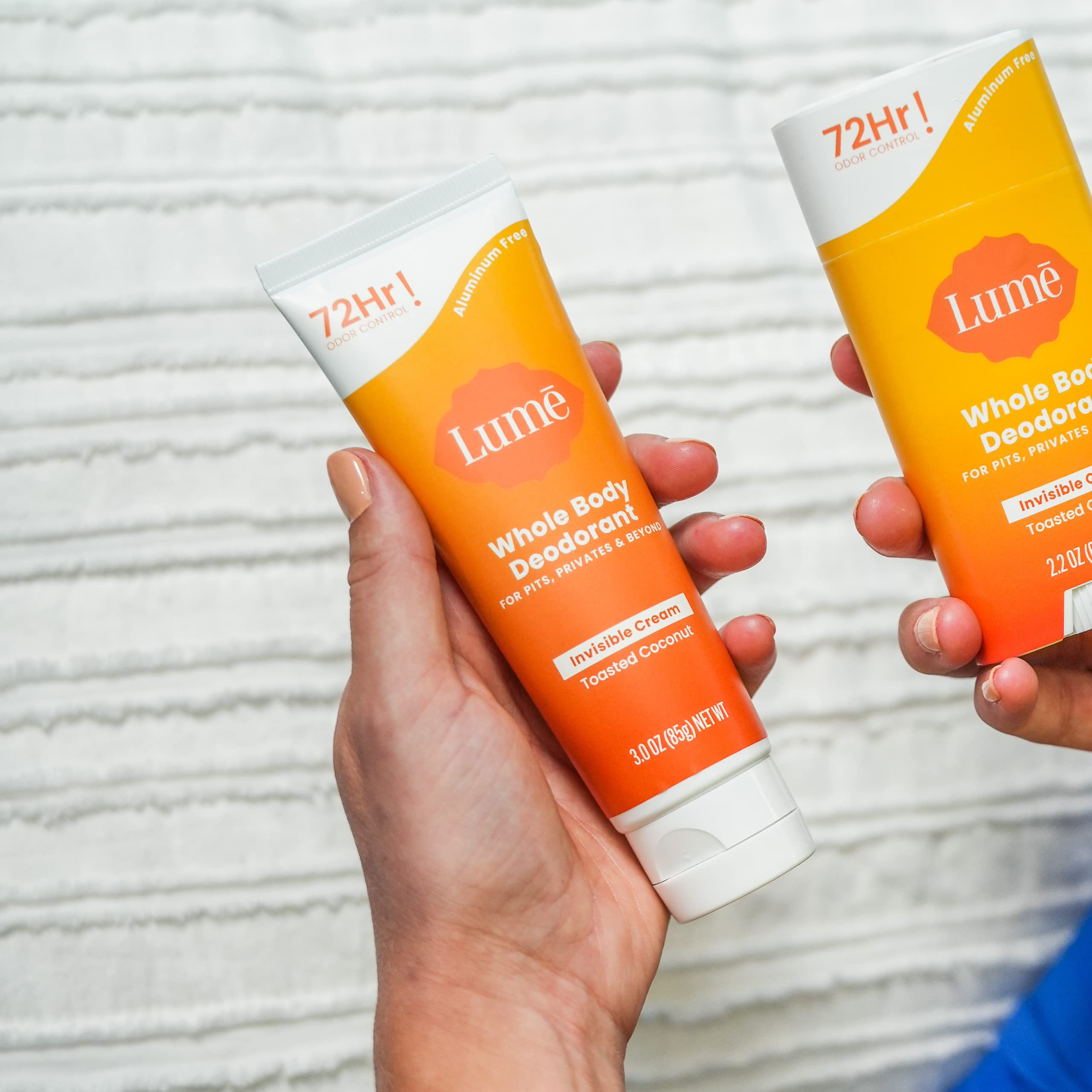 Tube discret de Lume, parfum noix de coco toastée