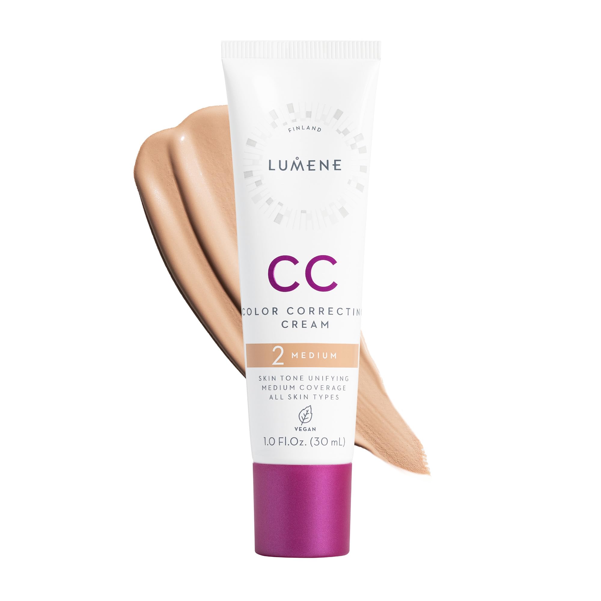 Lumene Crema CC correctora, botella con dispensador para una aplicación suave y tono uniforme.
