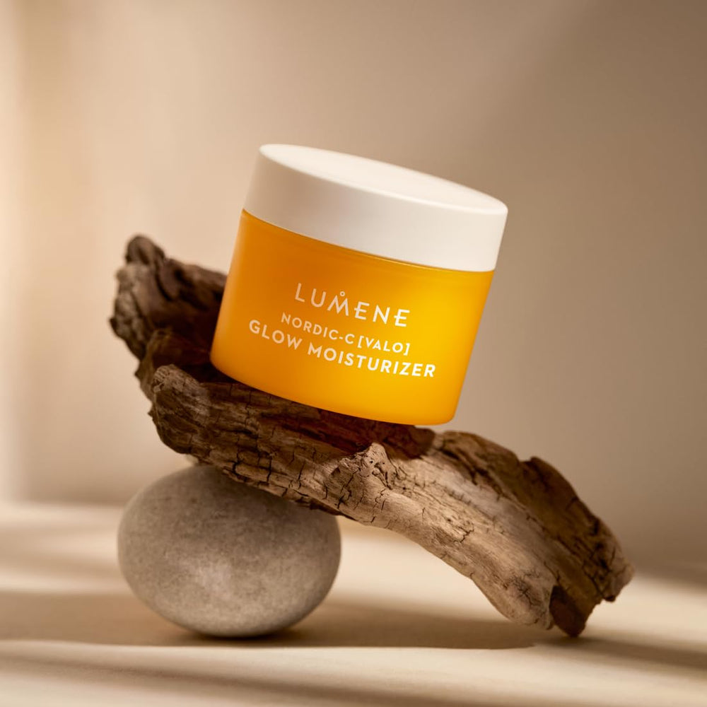 Lumene Nordic-C Valo textura gel-crema suave que se absorbe rápidamente.