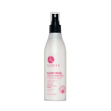 Luseta Perla Brillante sin enjuague, envase visible, aporta hidratación profunda al cabello.