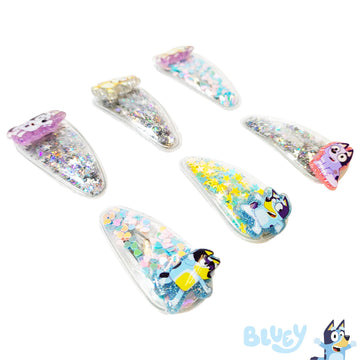 Dijes Bluey en pinzas LUV HER, ideales para toques divertidos en la escuela.