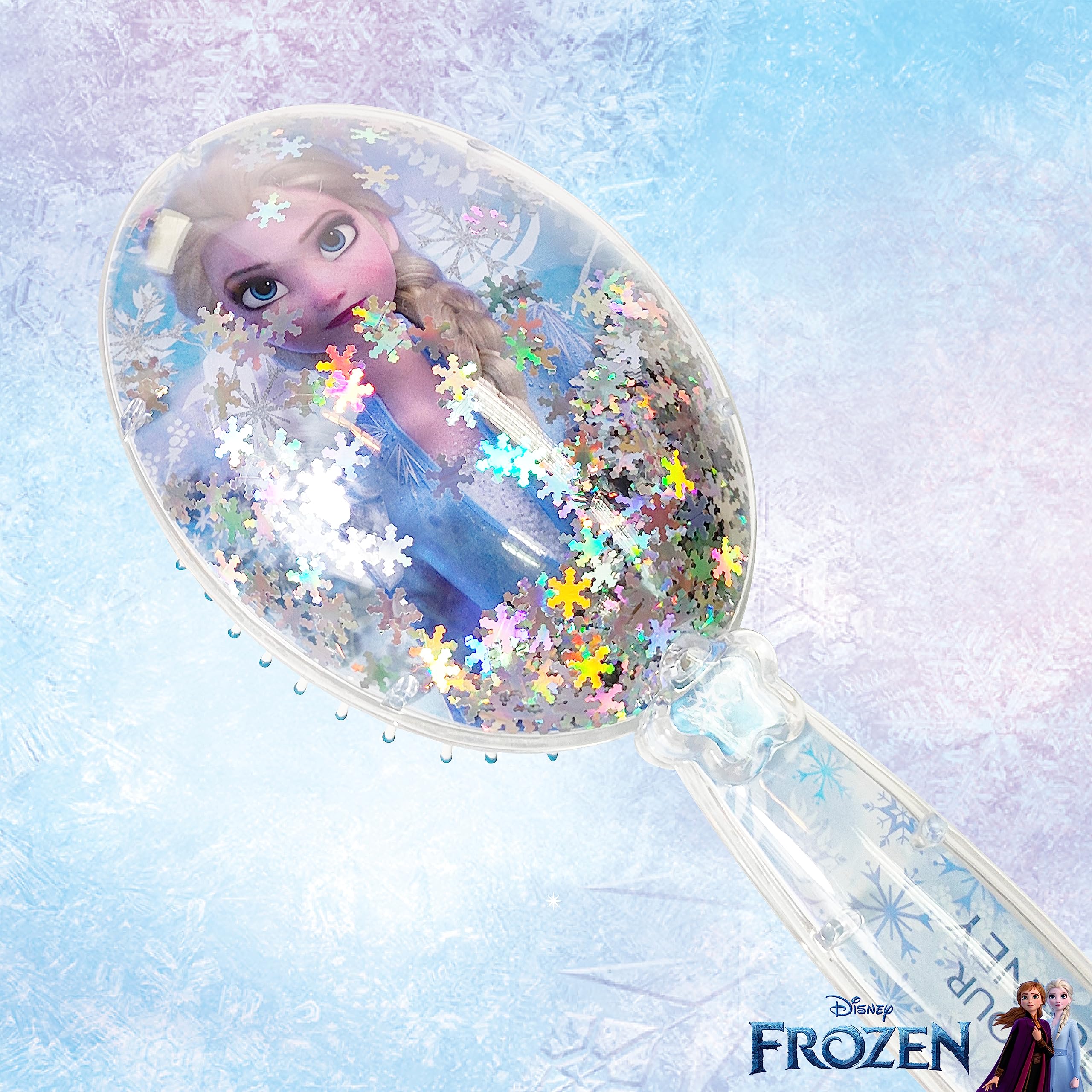 Cepillo LUV HER Frozen II con mango ergonómico para manos pequeñas.