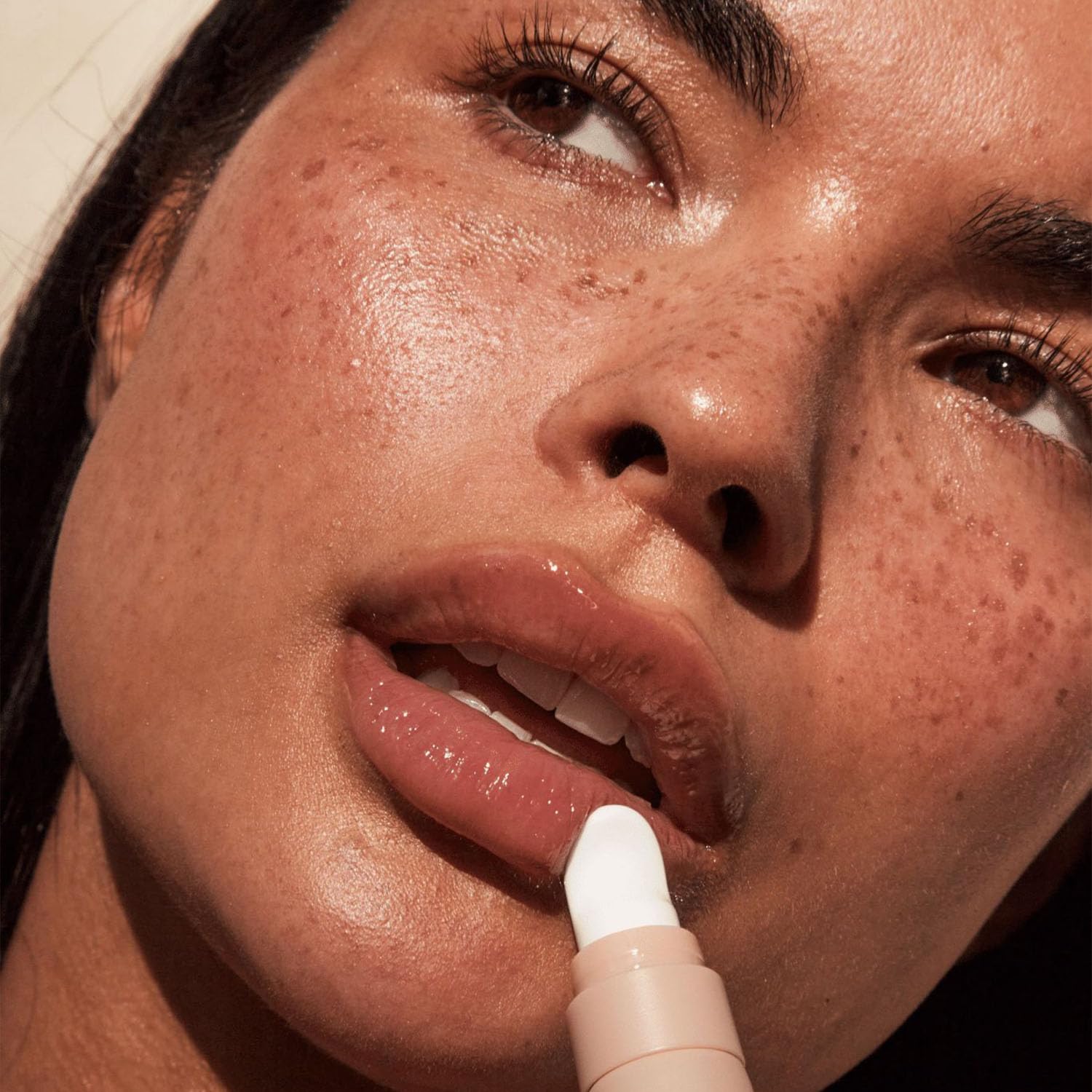 Lux Unfiltered N°15 suero labial con ácido hialurónico para hidratación