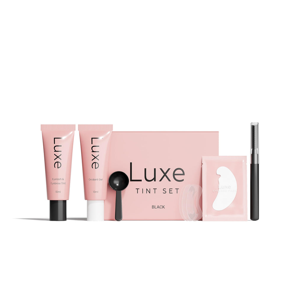 Luxe Cosmetics color negro para pestanas y cejas, tono duradero y versatilidad de uso.