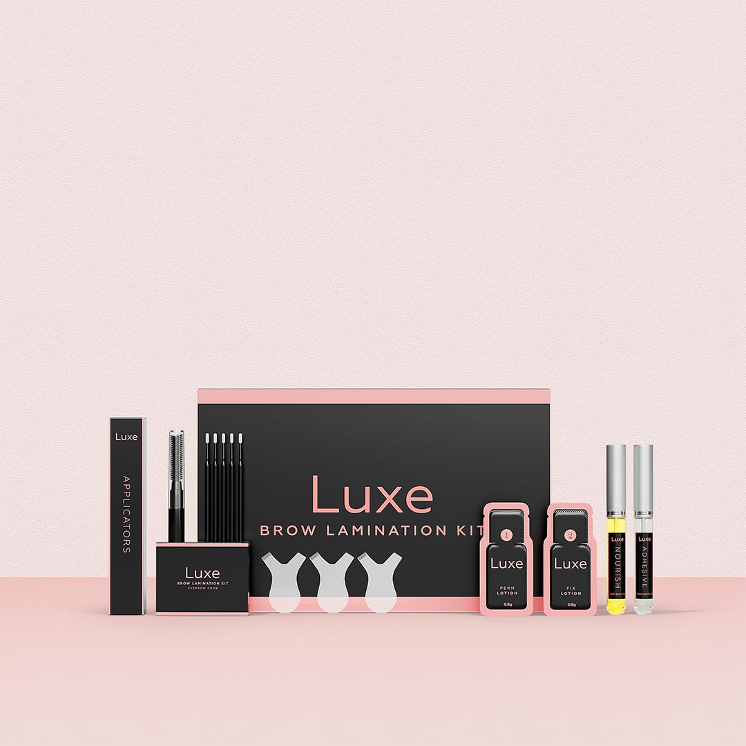 Lotion fixation Luxe Cosmetics scelle la forme des sourcils.