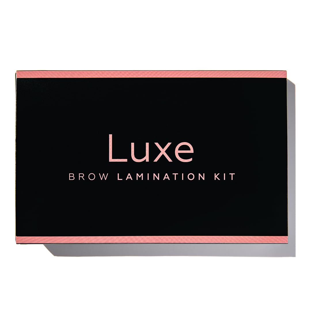Lotion perm Luxe Cosmetics pour courbure durable des sourcils.