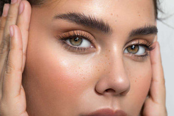 Luxe Cosmetics Serum cejas: cuidado diario que fomenta densidad saludable