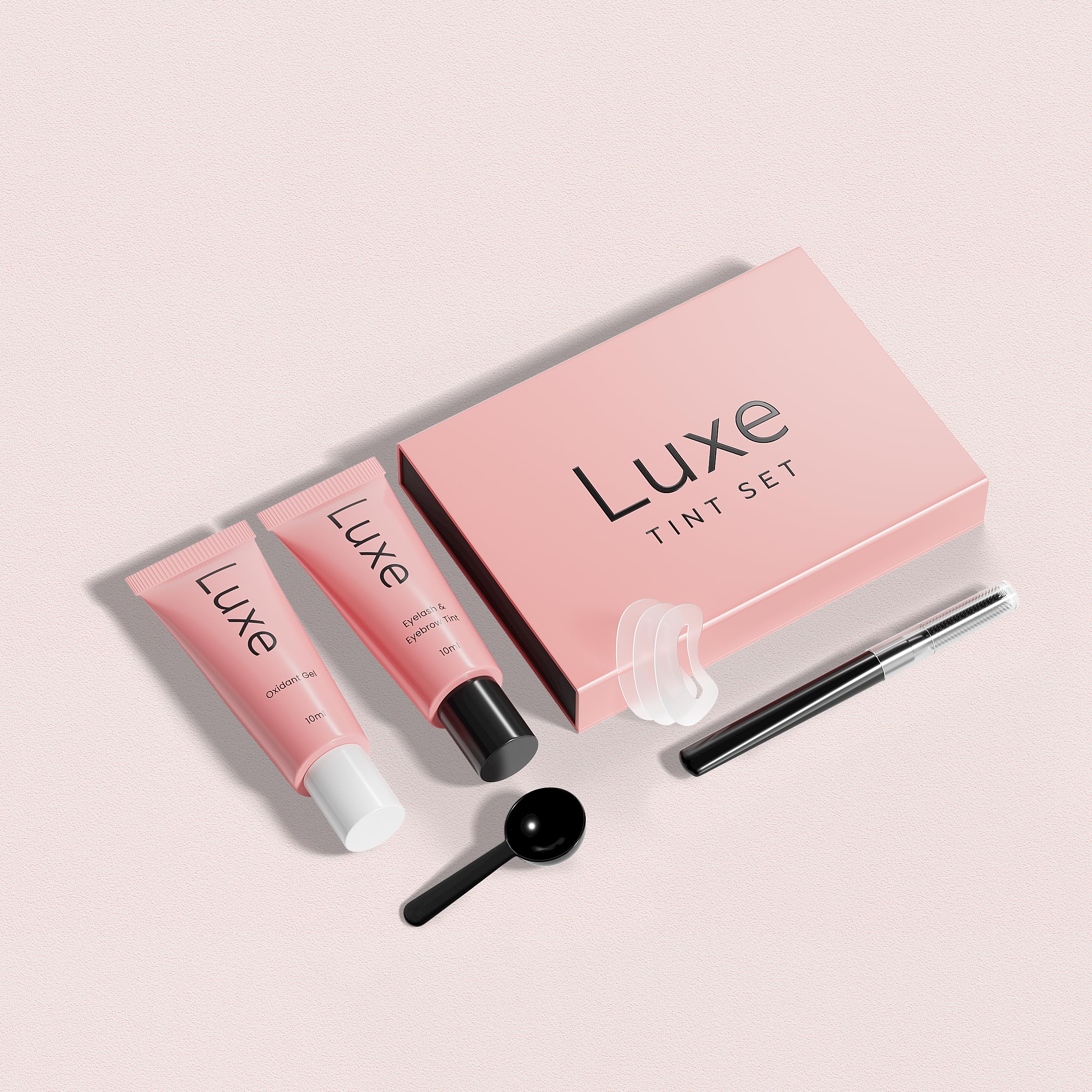 Luxe Cosmetics textura sedosa tras el color, pestañas más suaves.
