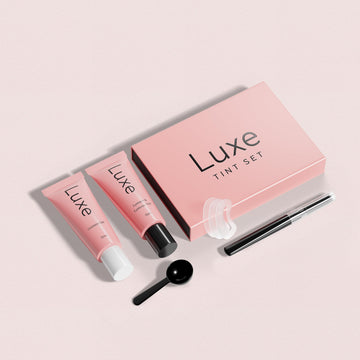 Luxe: resultado suave y nutritivo para pestañas y cejas.