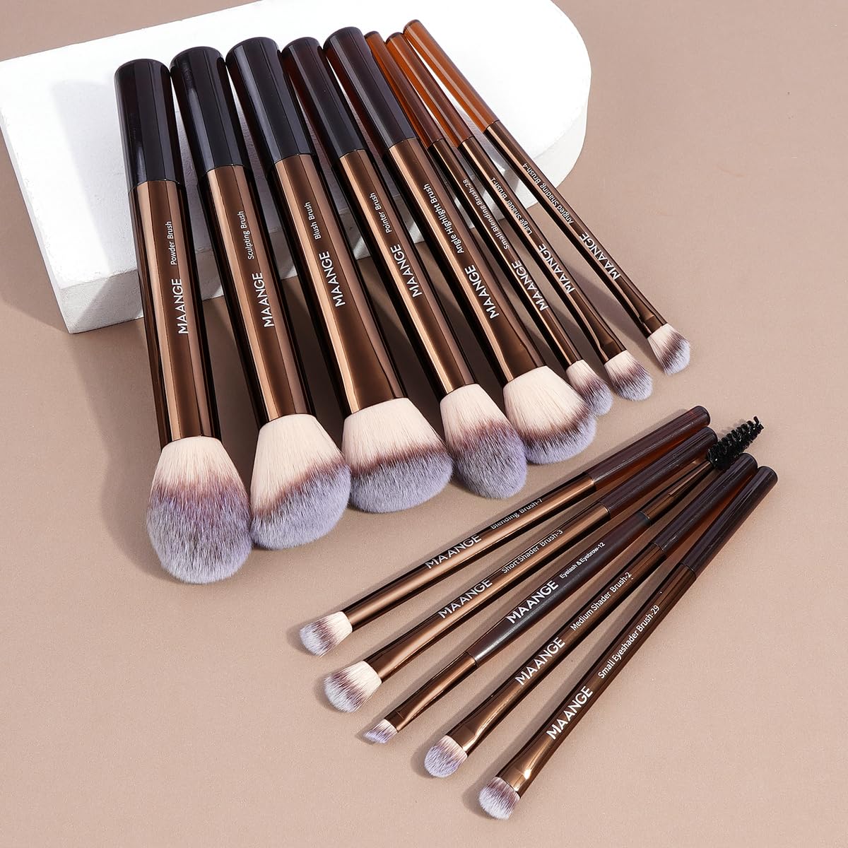 MAANGE regalo ideal para amantes del maquillaje.