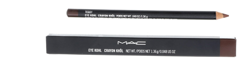 MAC delineador Teddy tono marrón profundo con brillo sutil para looks versátiles.