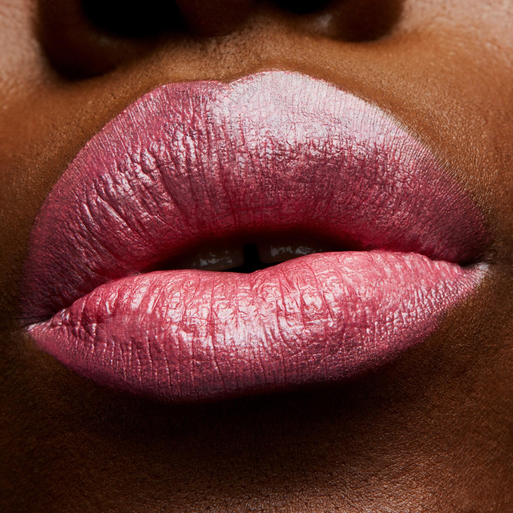 MAC Frost Bombshell uso diario para labios vibrantes
