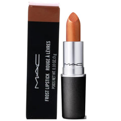 MAC Frost Lipstick bronce brillante con acabado perlado para un look radiante.