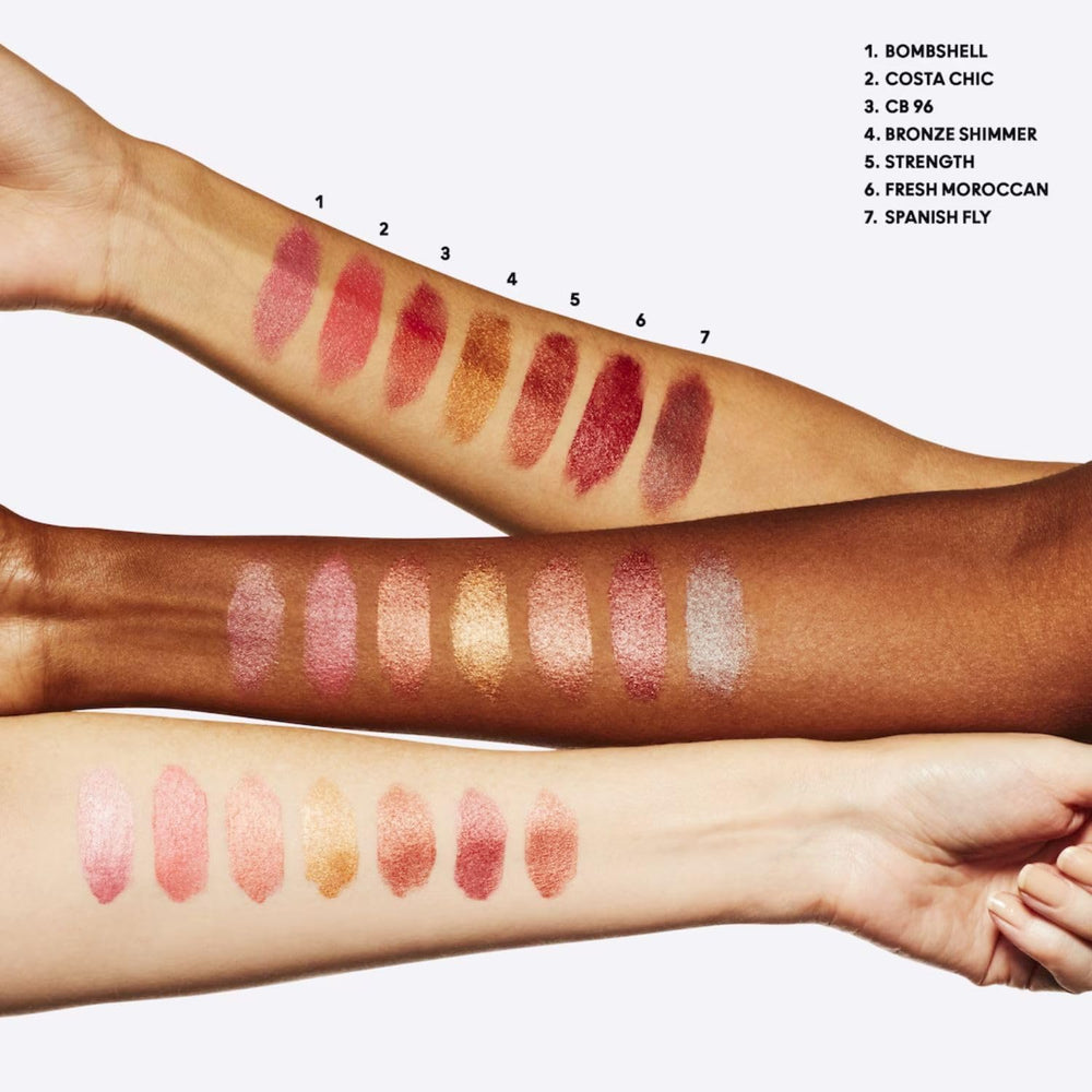 MAC Frost Lipstick color intenso con alto brillo ultra lustroso.