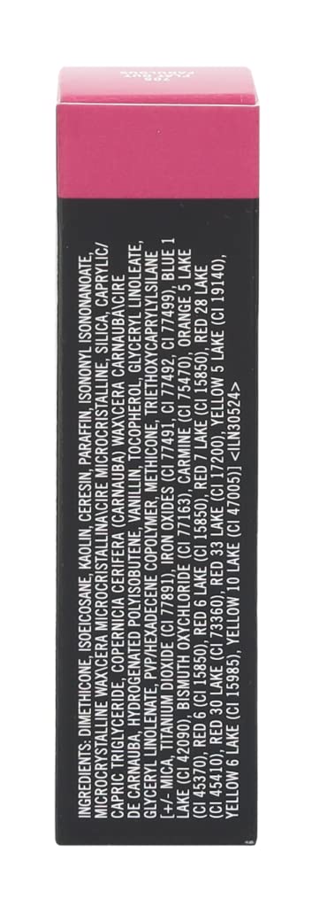 Textura mate suave de MAC Retro Matte 705 Flat Out Fabulous en labios