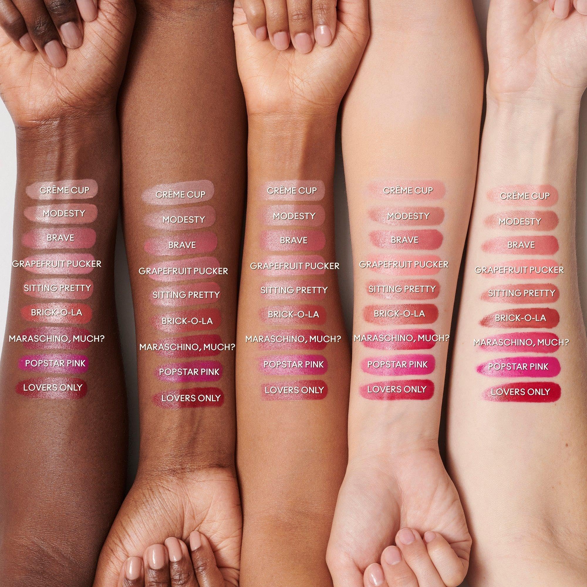 MAC labial Blankety tono beige rosa suave, perfecto para look diario.
