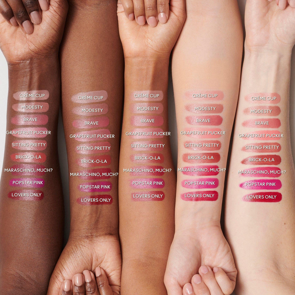 MAC labial Blankety tono beige rosa suave, perfecto para look diario.