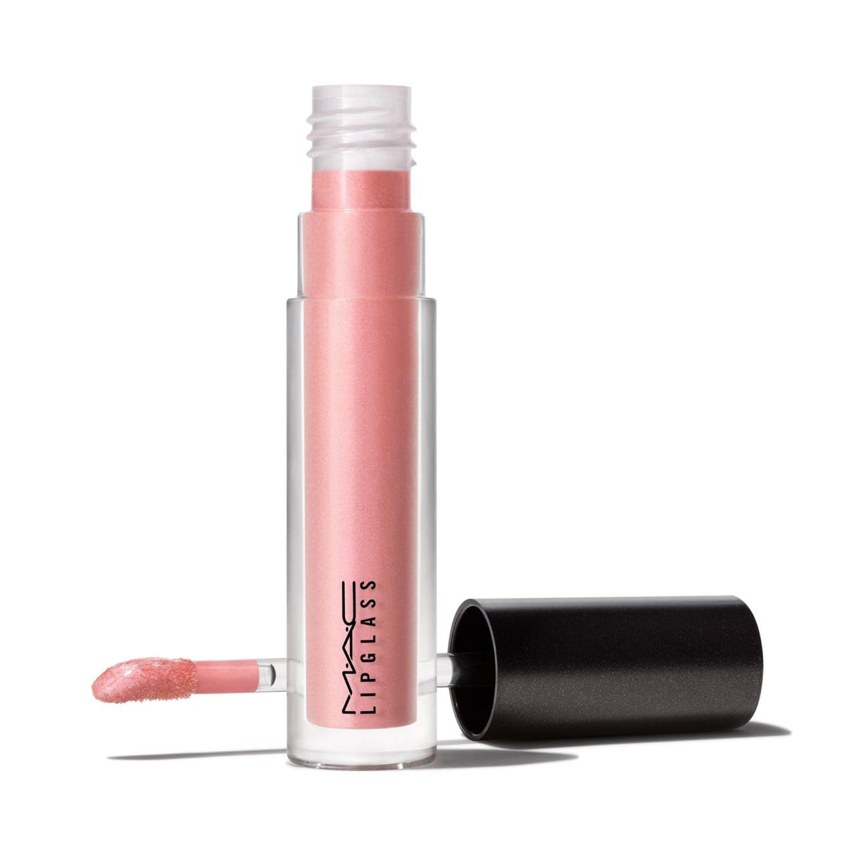 MAC Lip Glass Dreamy con aplicador esponja para una aplicación suave y uniforme