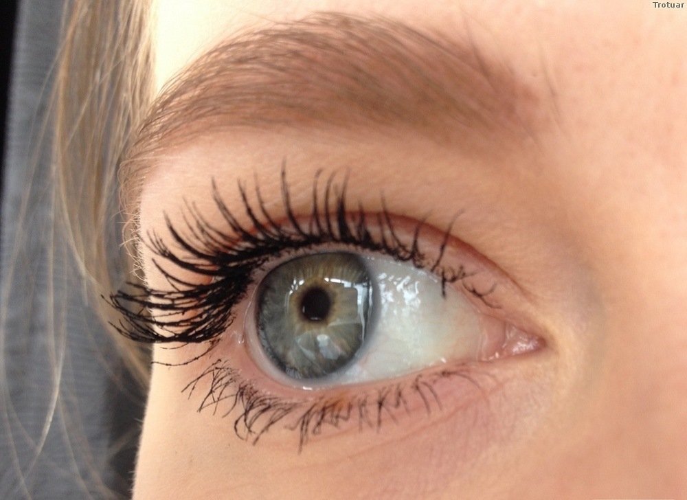 MAC Mascara Dimension Extrême 3D – emballage élégant et utilisation quotidienne