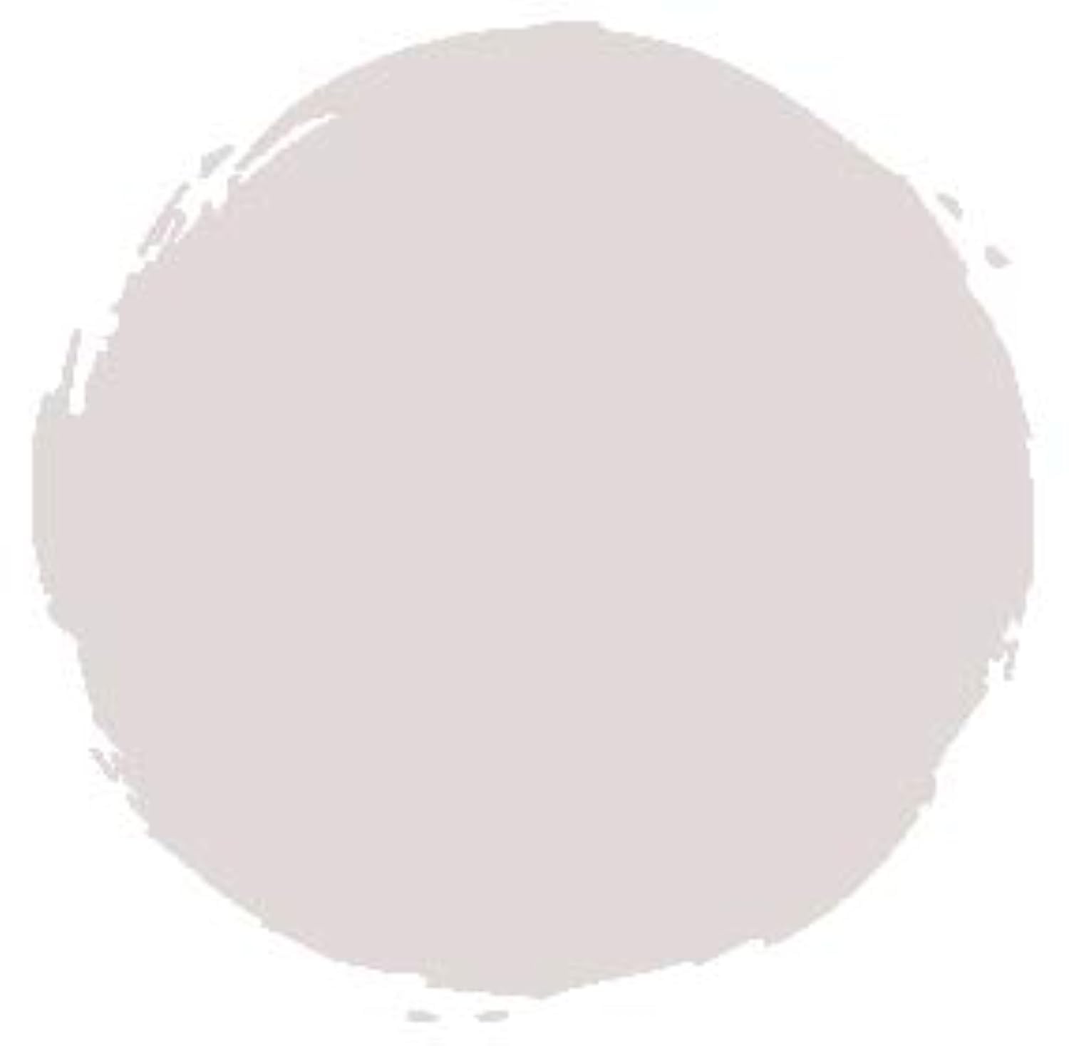 MAC Strobe Cream Pink Lite: aplicación en palma para un acabado luminoso.