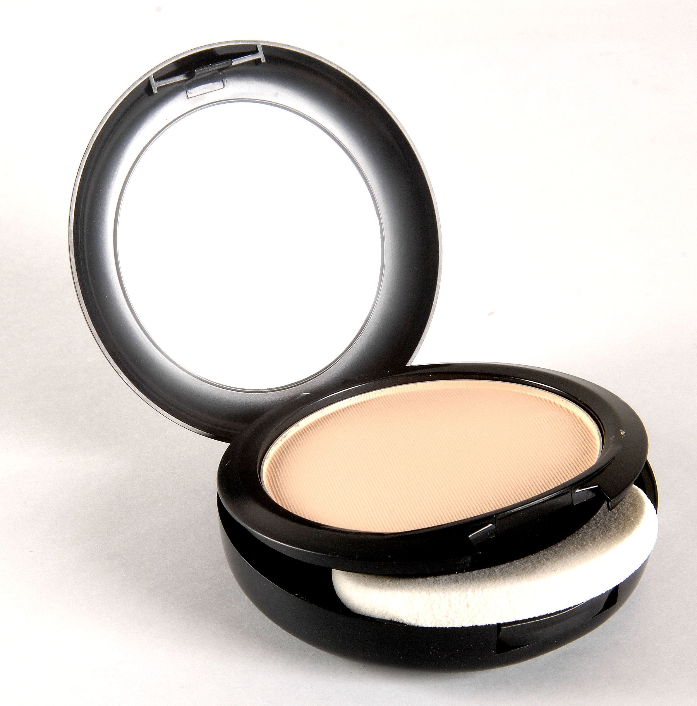 MAC Studio Fix NC15, tono verdadero para piel clara