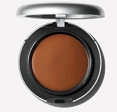 MAC Studio Fix Tech crema-polvo NW45, botella compacta para acabado uniforme y duradero.