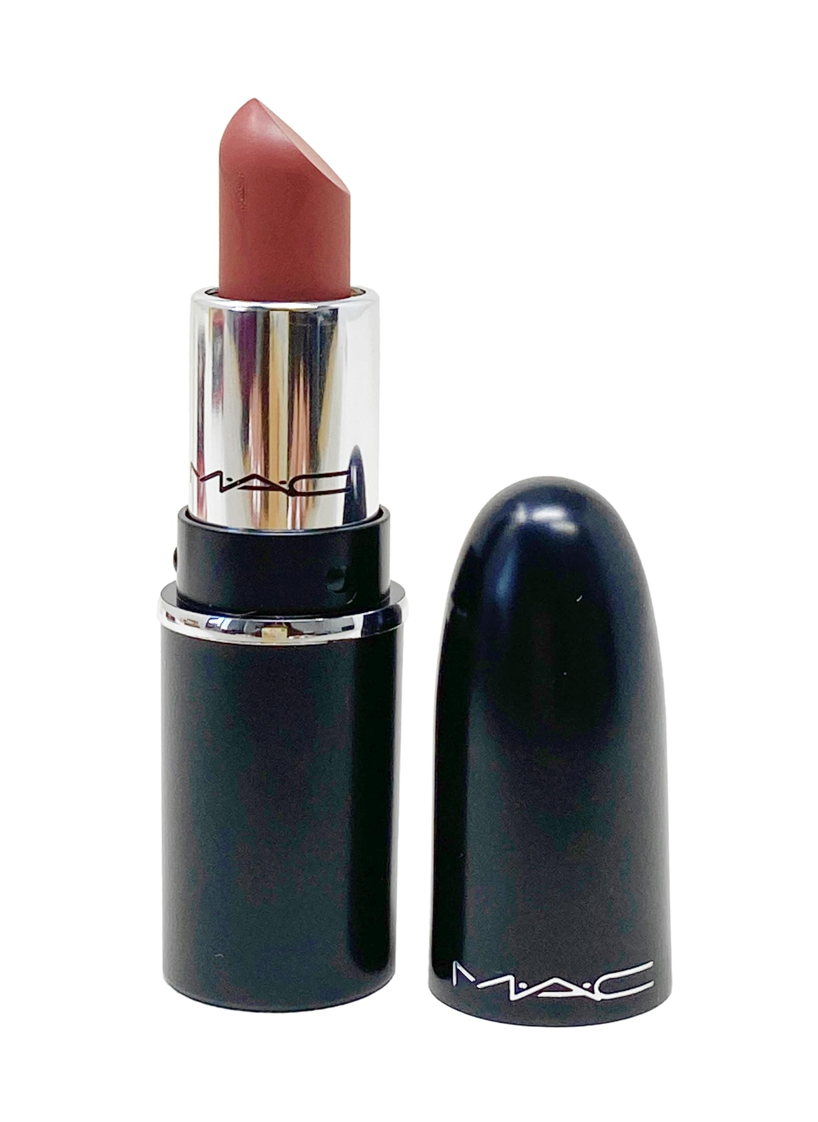 Detalle de textura satinada: MAC Ximal mini labial para color intenso y cómodo