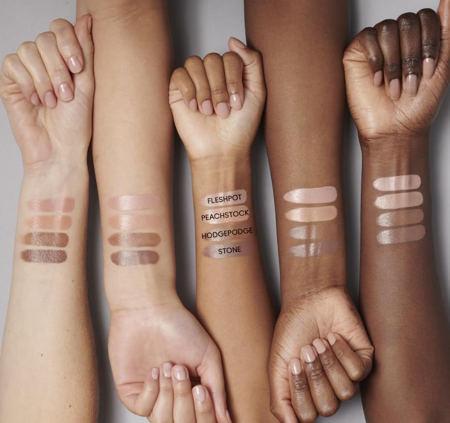MAC Ximal Sleek Satin Lipstick 836 Fleshpot, cobertura total para look definido.