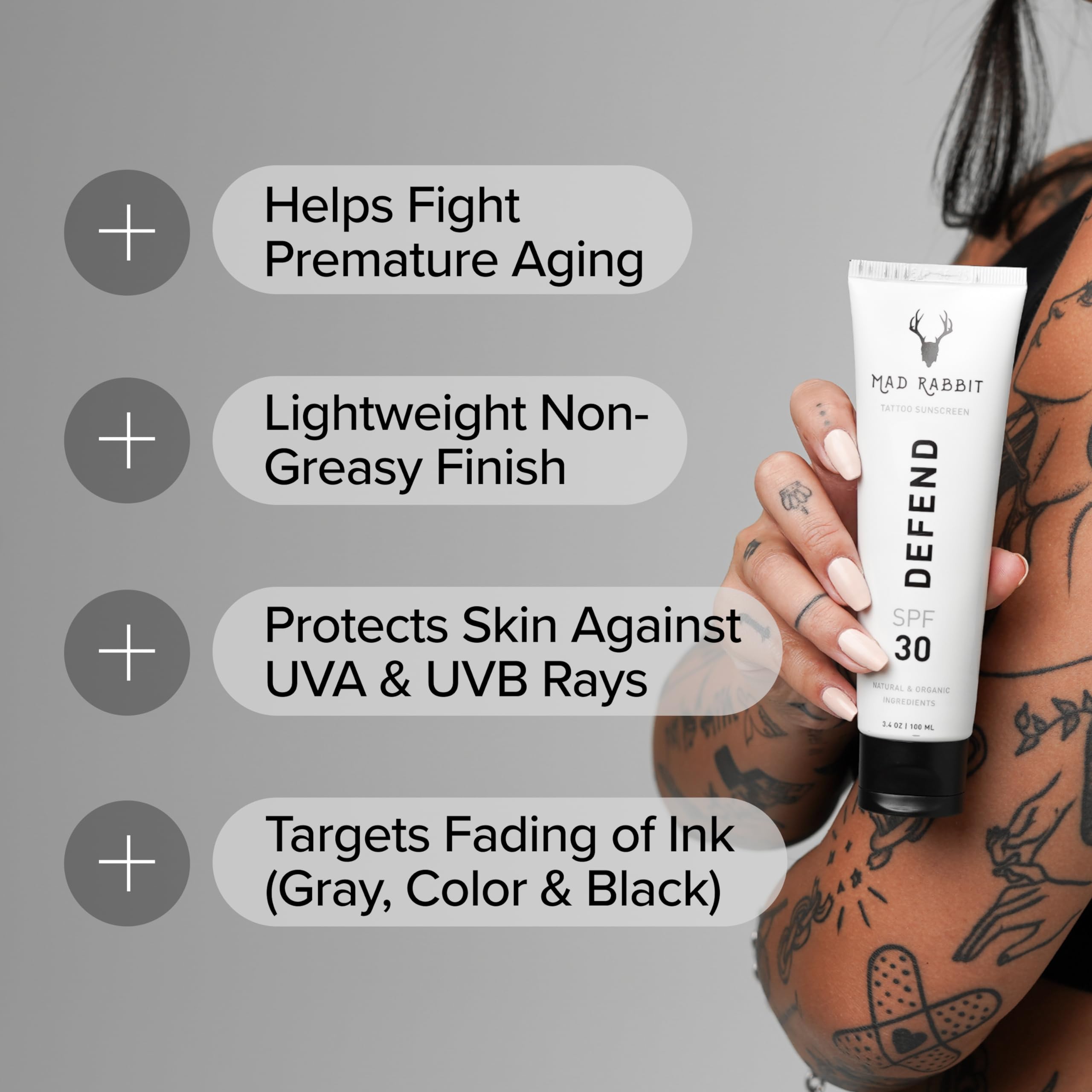 Aplicación diaria de Mad Rabbit Defend para piel y tatuajes protegidos.