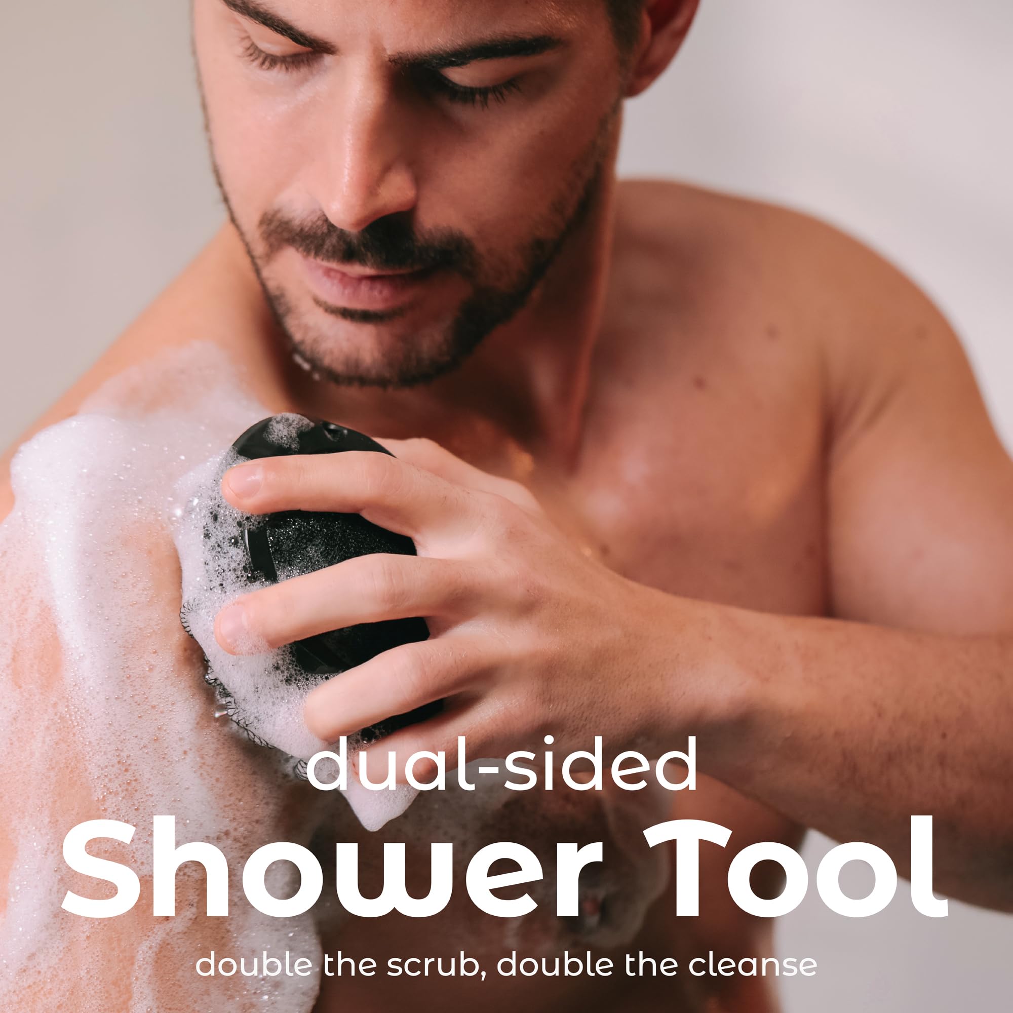 MainBasics lufa suave para ducha, ideal para limpieza delicada.