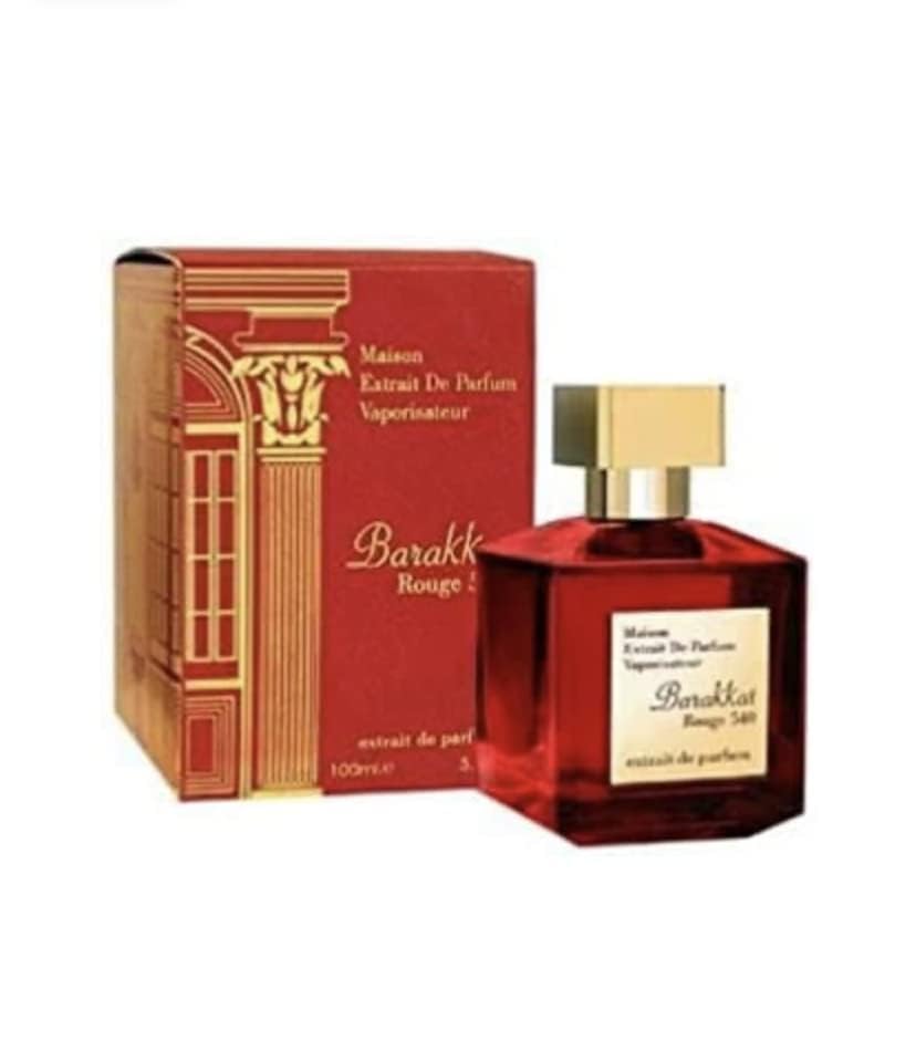 Maison Alhambra Rouge 540 aroma floral frutal, ideal para celebración nocturna.