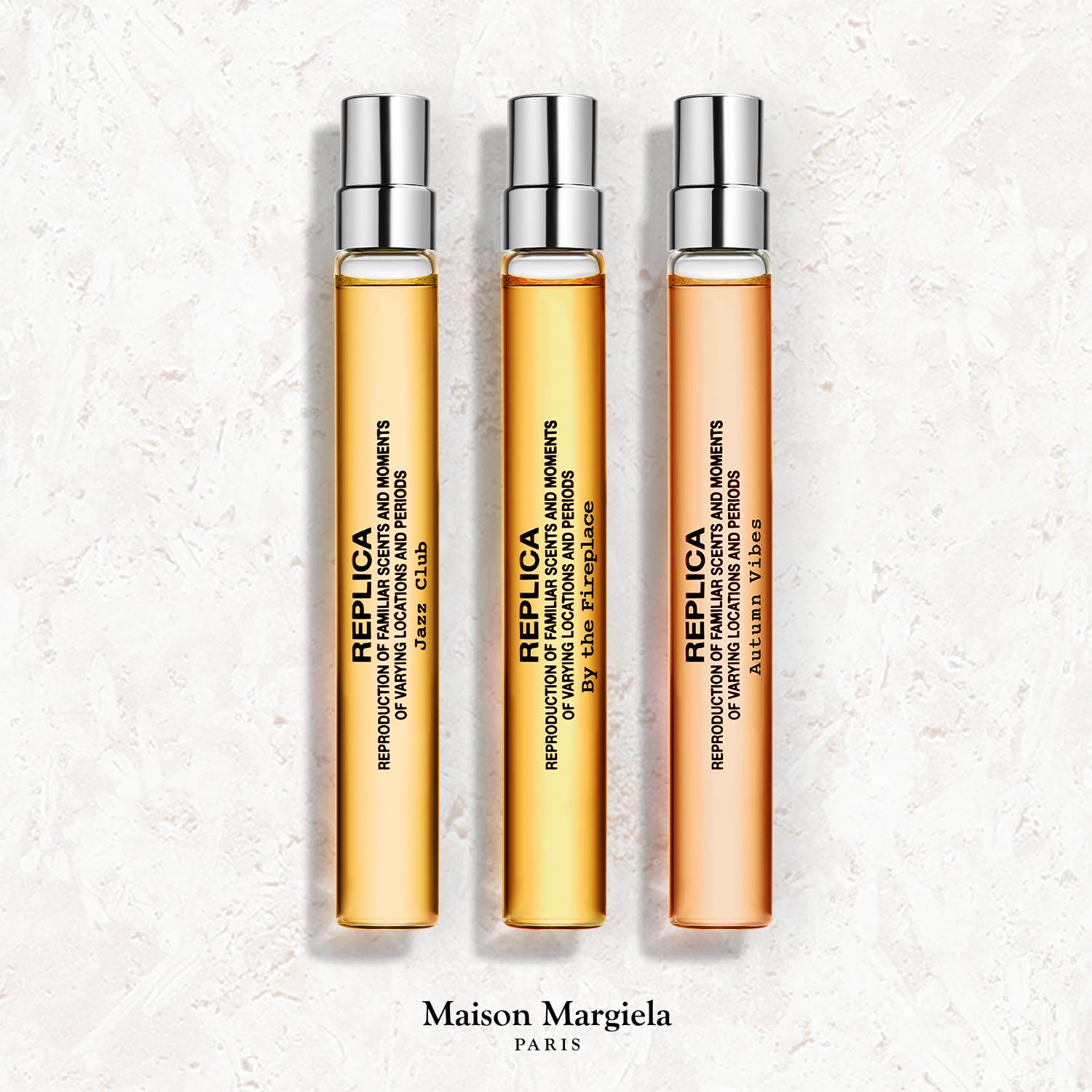 Maison Margiela Replica By the Fireplace, frasco en primer plano, perfecto para noches acogedoras y calor