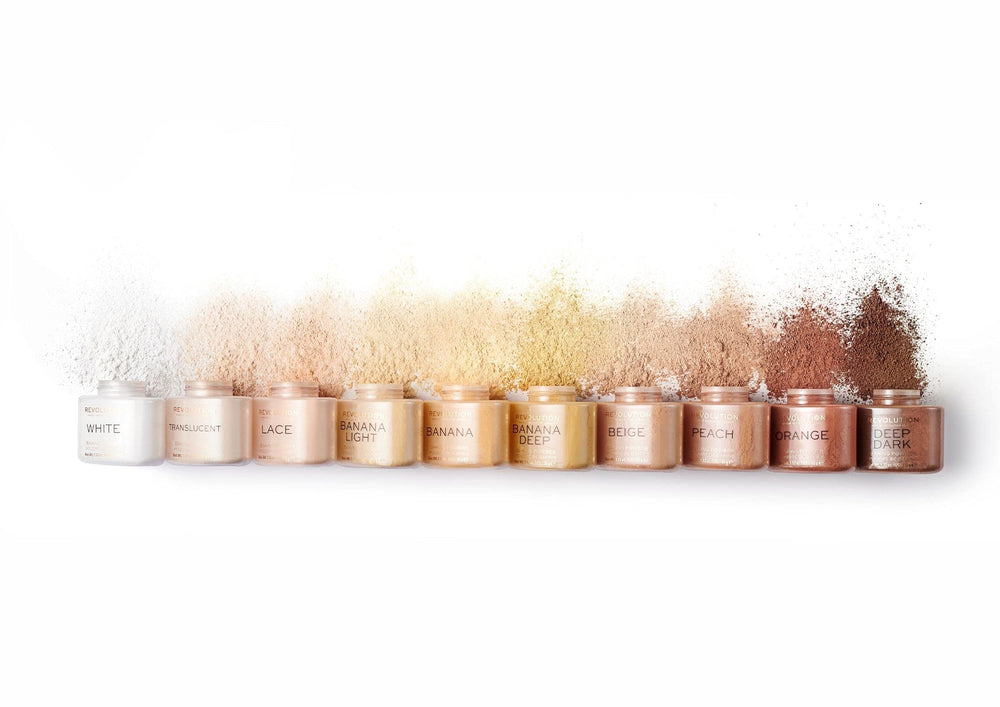 Makeup Revolution brocha suave y esponjosa para acabado natural.