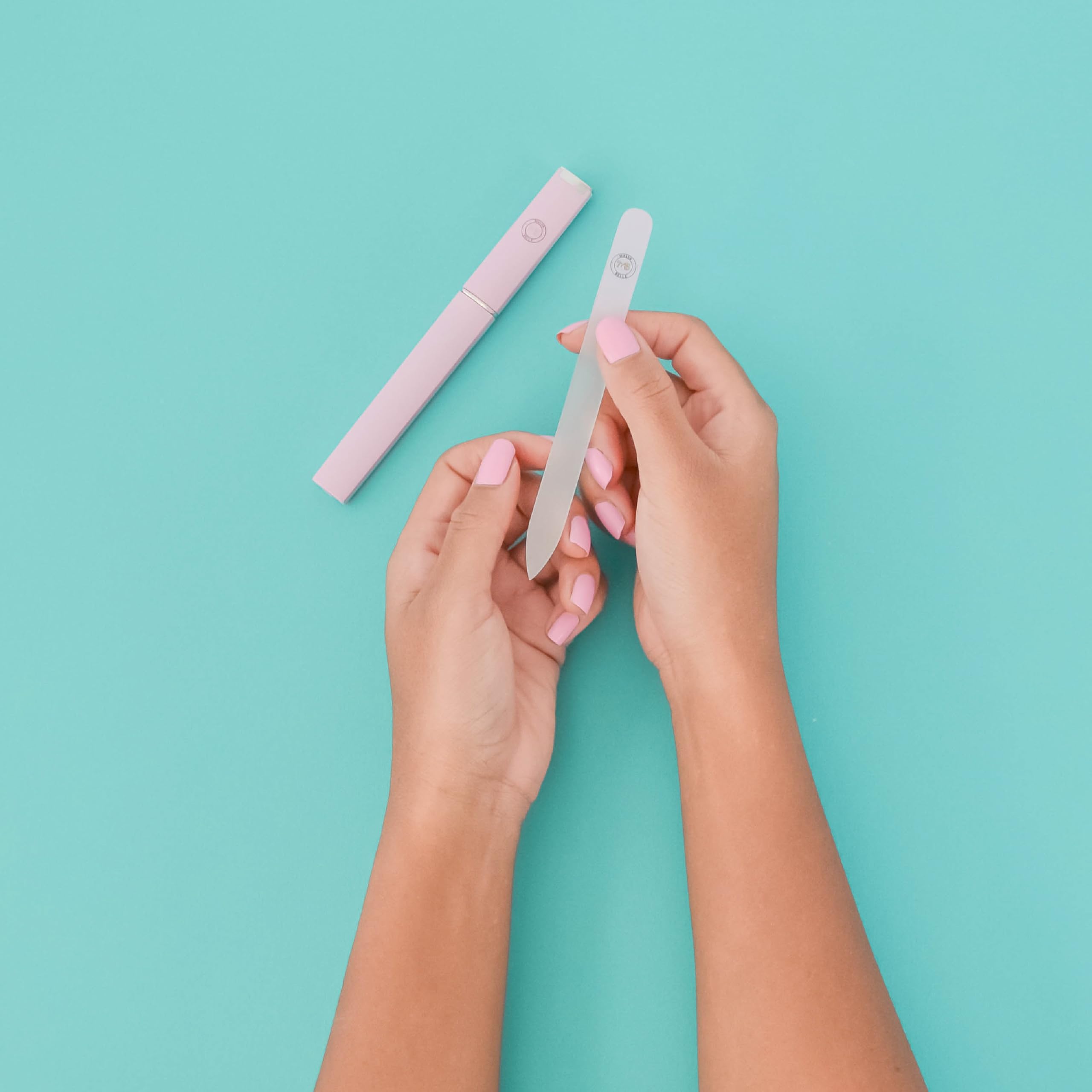 Malva Belle lima cristal, regalo elegante para amantes del cuidado de uñas