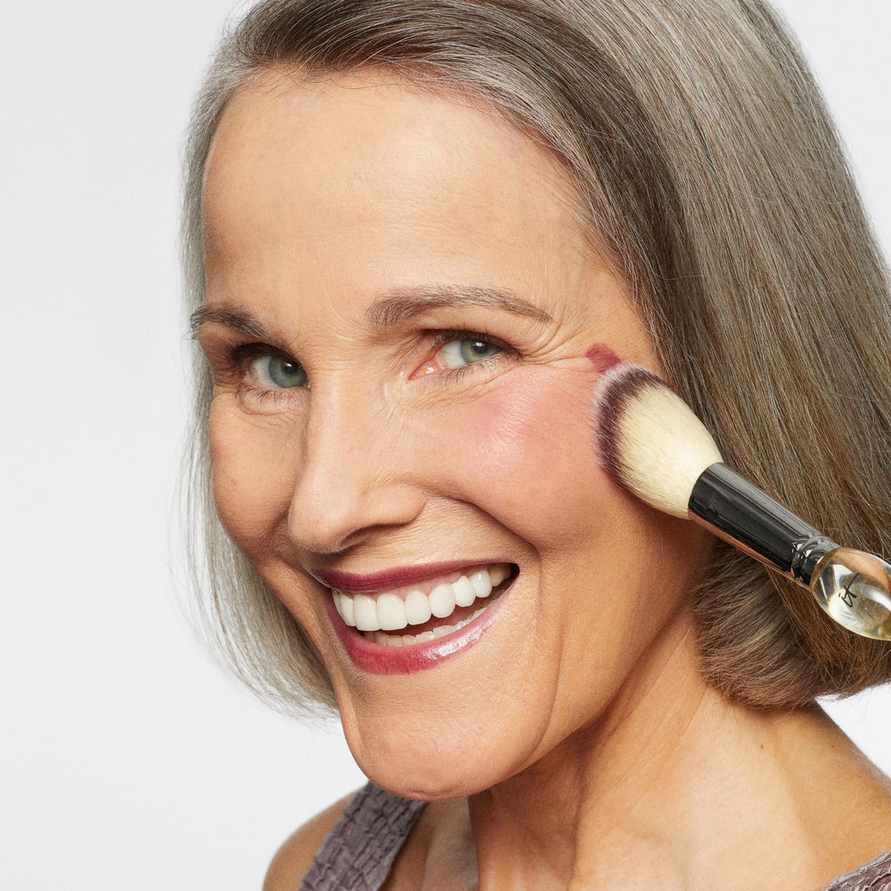 Manche ergonomique pour IT Cosmetics Heavenly Luxe French Boutique #4, prise en main confortable.