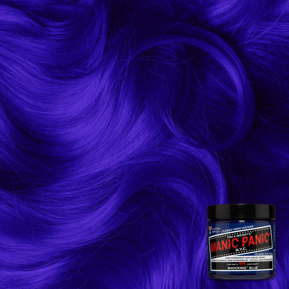 MANIC PANIC Shocking Blue sobre cabello preiluminado, tonos vibrantes.