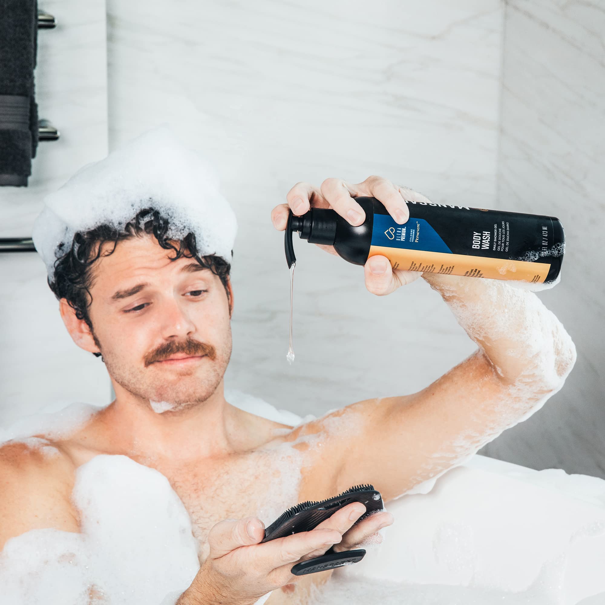 MANSCAPED Persevere: dosificador de espuma para una ducha rápida y limpia.