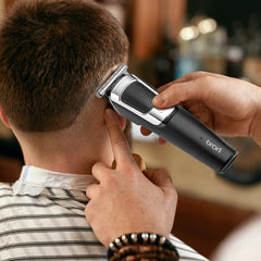 Maquinilla profesional de cabello para hombres con carga de batería para uso continuo.