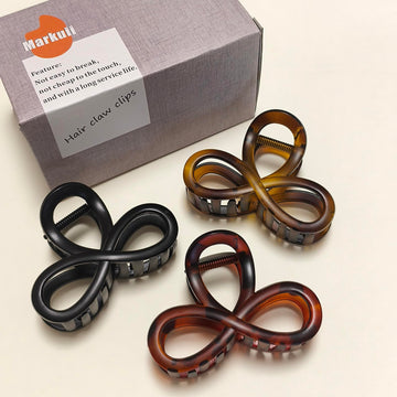 Clip de pelo Markuii diseño minimalista en caja regalo elegante.