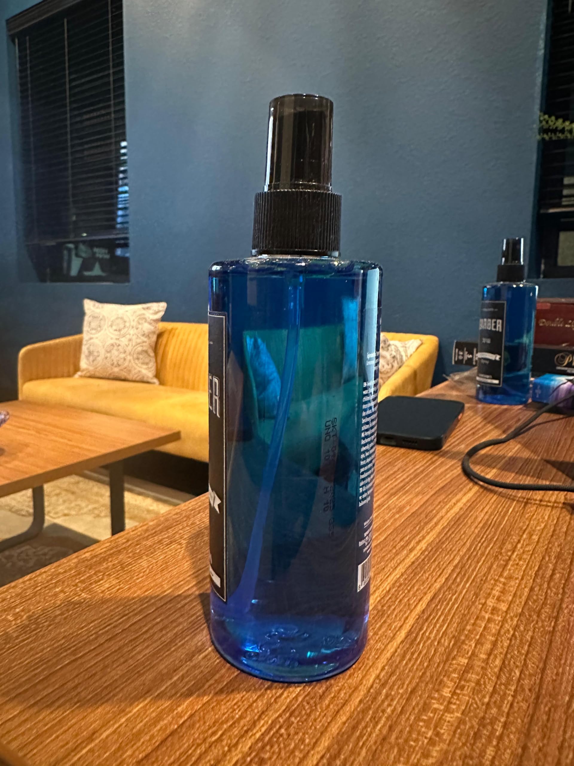 Caja de empaque Marmara Barber Aftershave, lista para regalo.