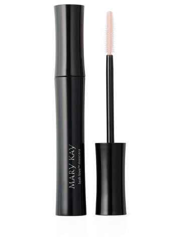 Mary Kay Lash Love Máscara negra en tubo para definición suave en uso diario.